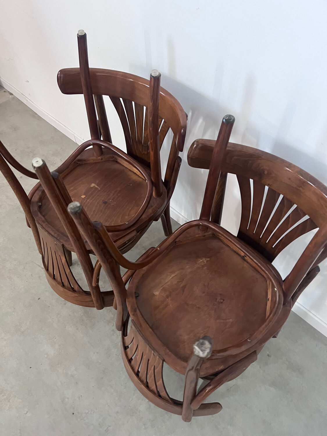 Lot 4 old vintage bentwood bistro chairs from the 70s