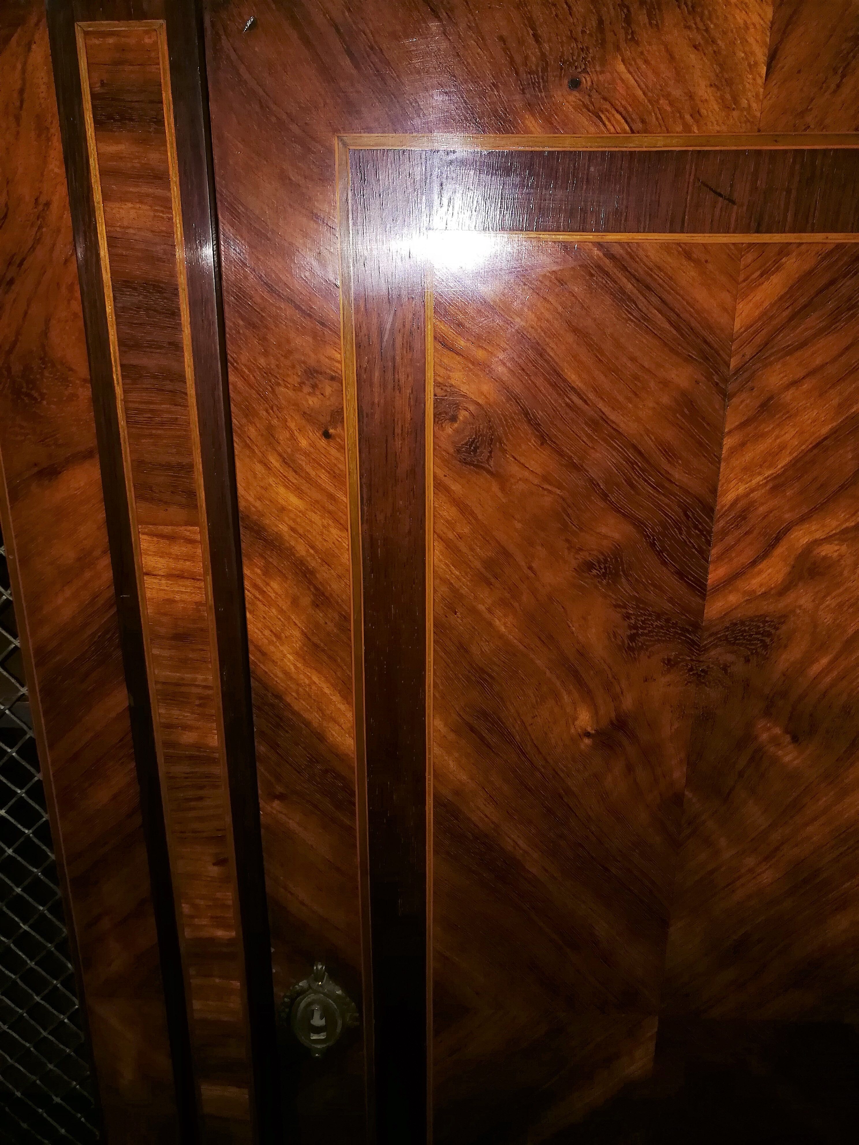 Library screen inlaid 3 doors