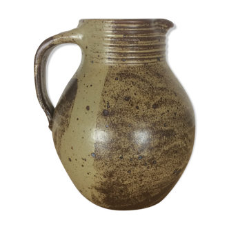 Round pyrity sandstone pitcher