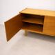 Buffet de style scandinave moderne du milieu du siècle en placage de bois chaud, années 1960-1970