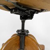 American swivel office armchair in oak, with leather seat, USA, Circa 1900