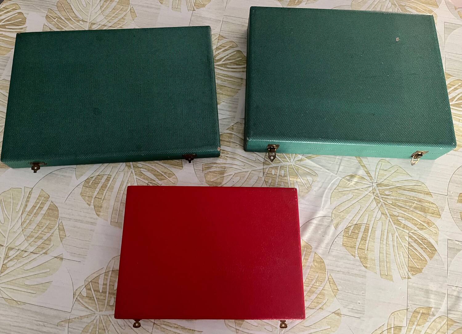 Silver metal cutlery