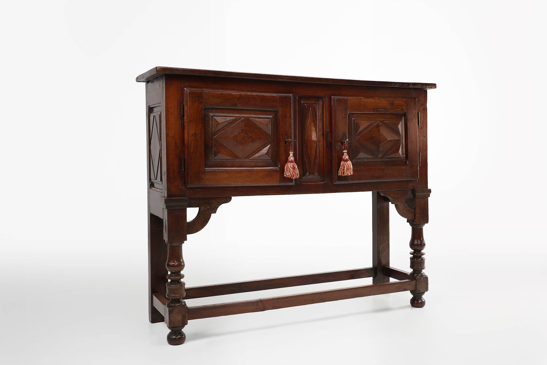 Antique 16th century Spanish carved cabinet in oak.