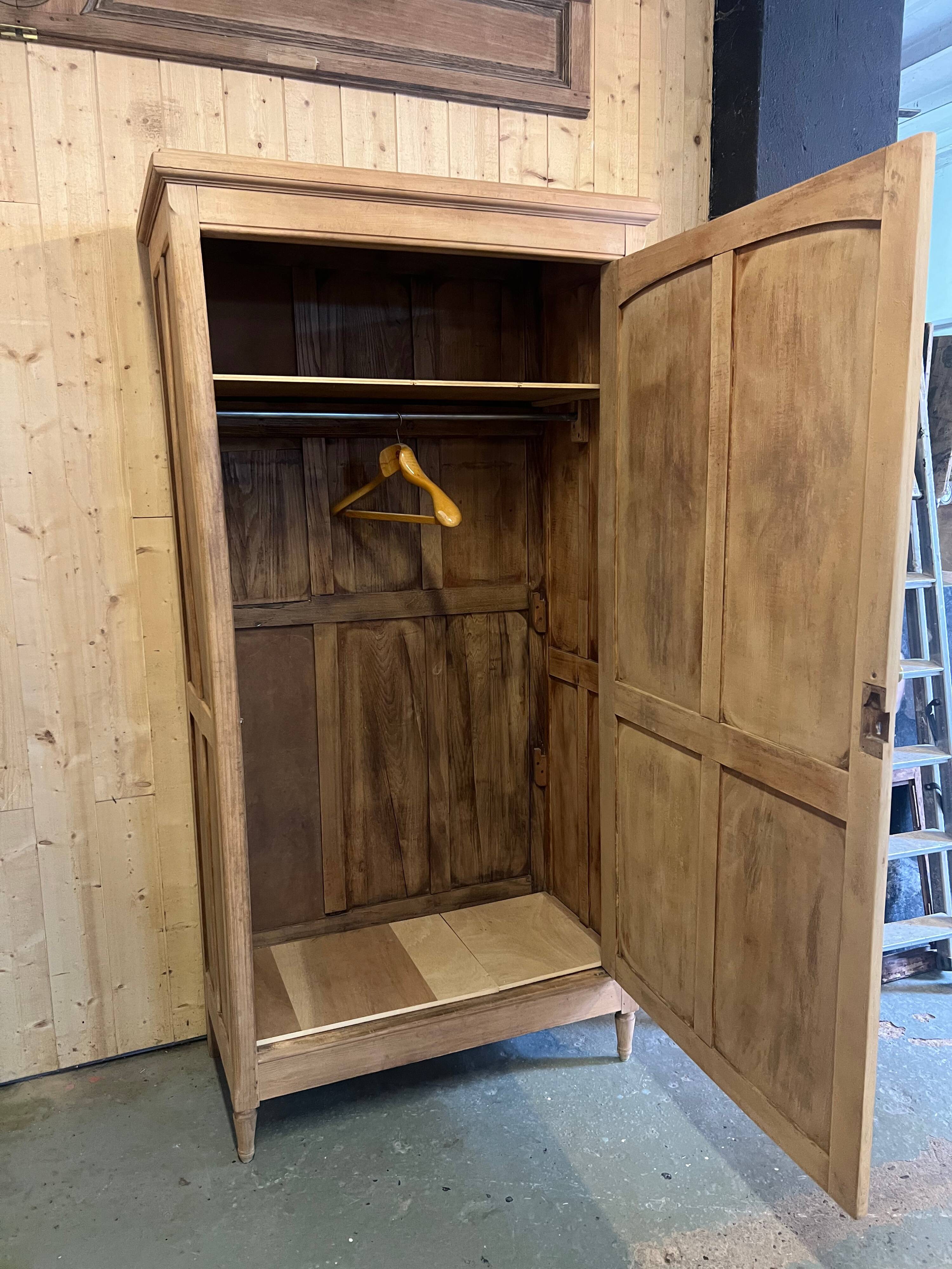 Grande armoire penderie hêtre brut
