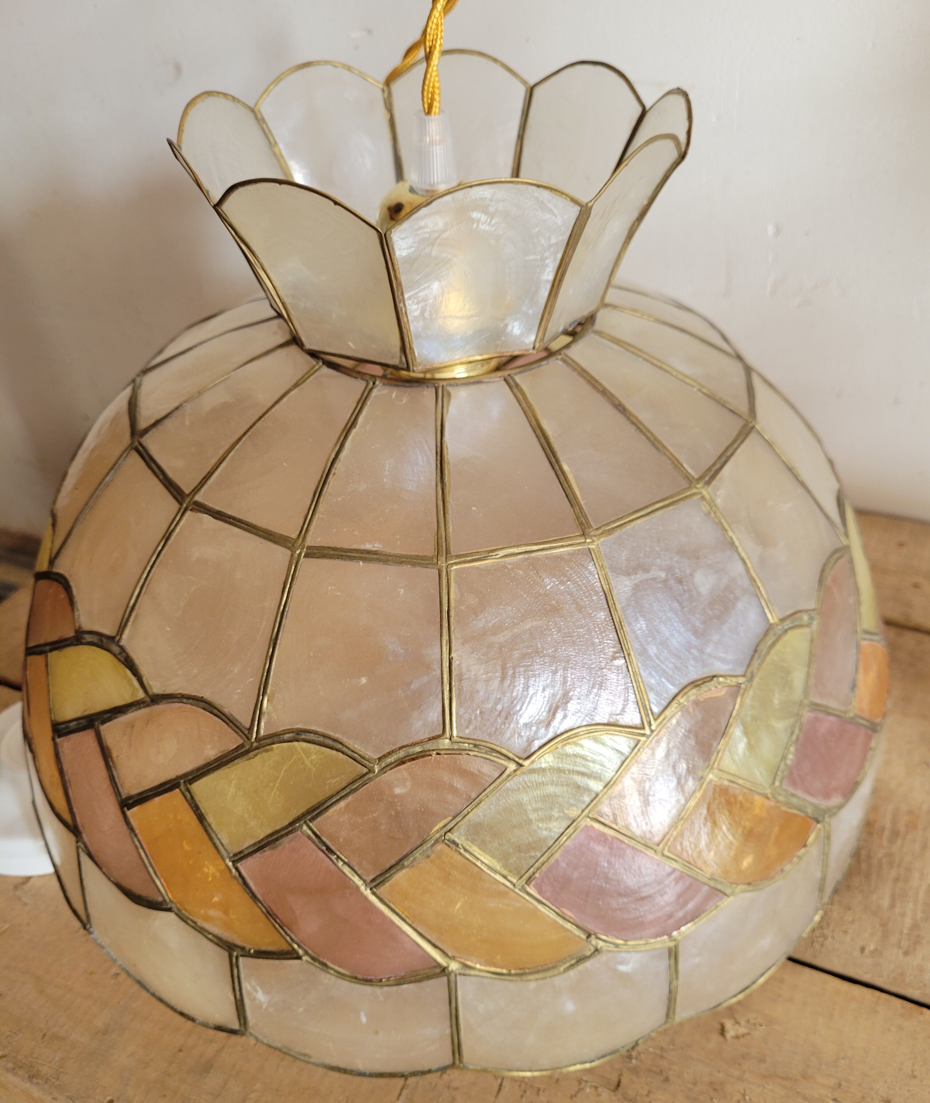 XXL suspension in mother-of-pearl and brass