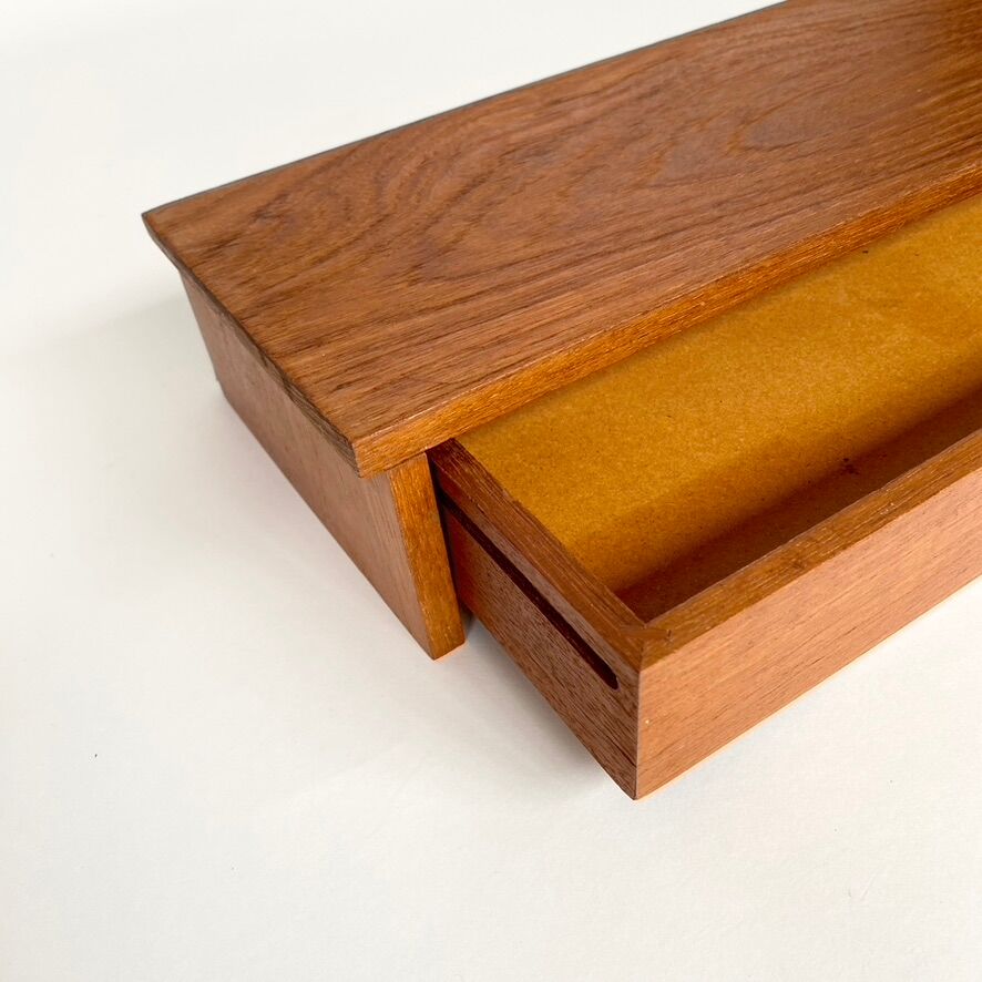 Scandinavian vintage shelf 60