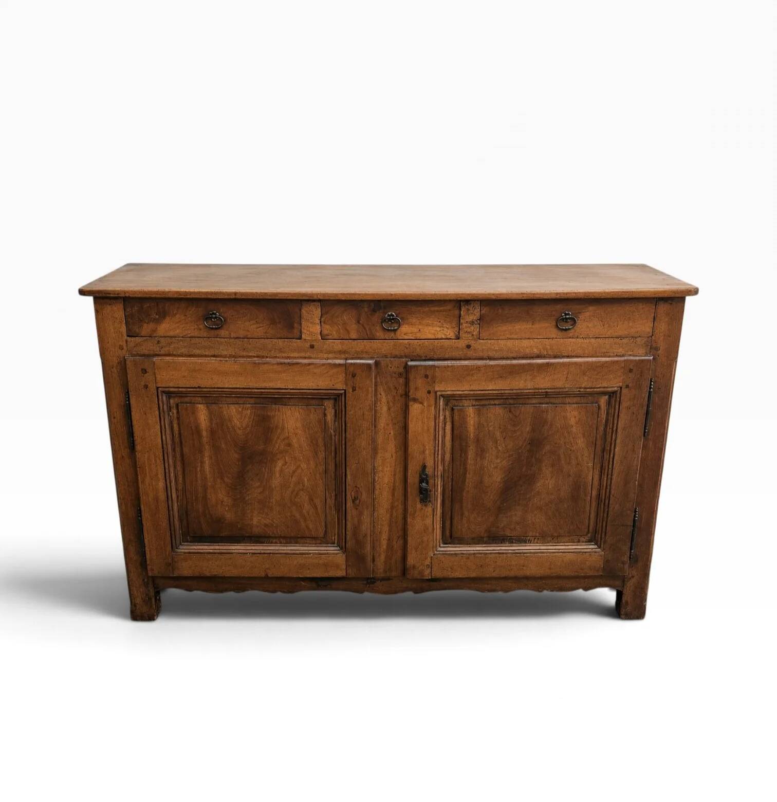 19th-century walnut buffet – 3 drawers