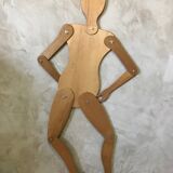 Articulated wooden mannequin