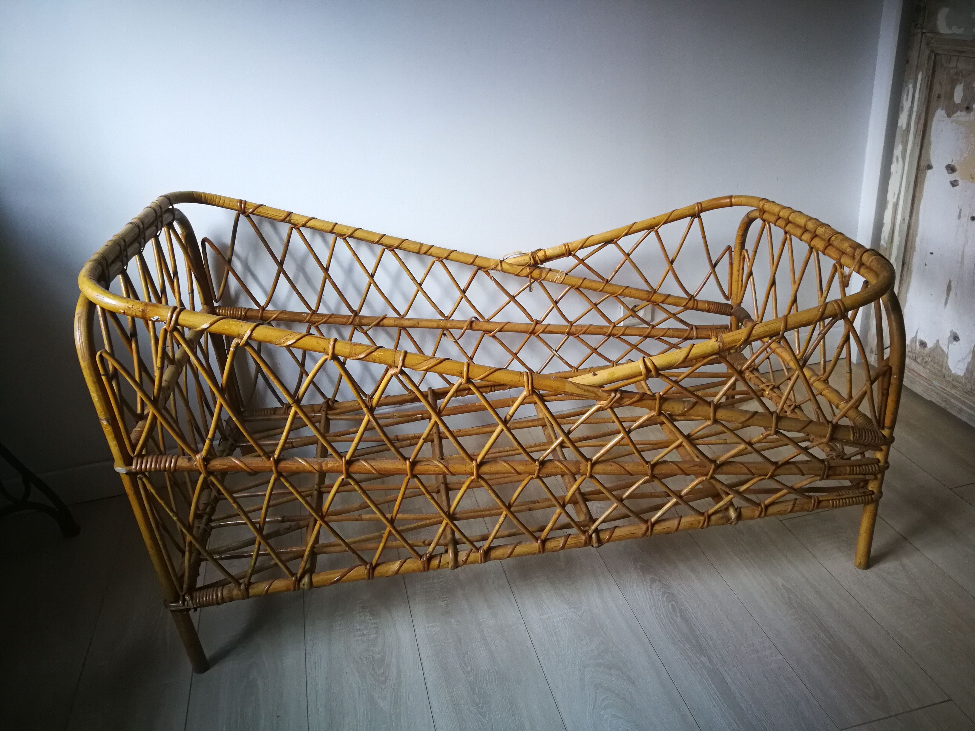 Bed cradle rattan child 60s