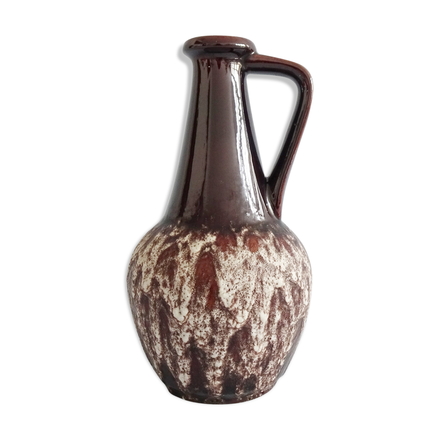 Bay ceramic pitcher with handle and fat lava glaze