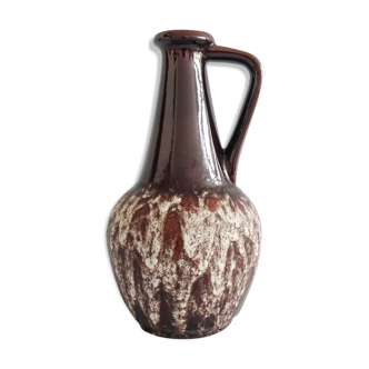 Bay ceramic pitcher with handle and fat lava glaze