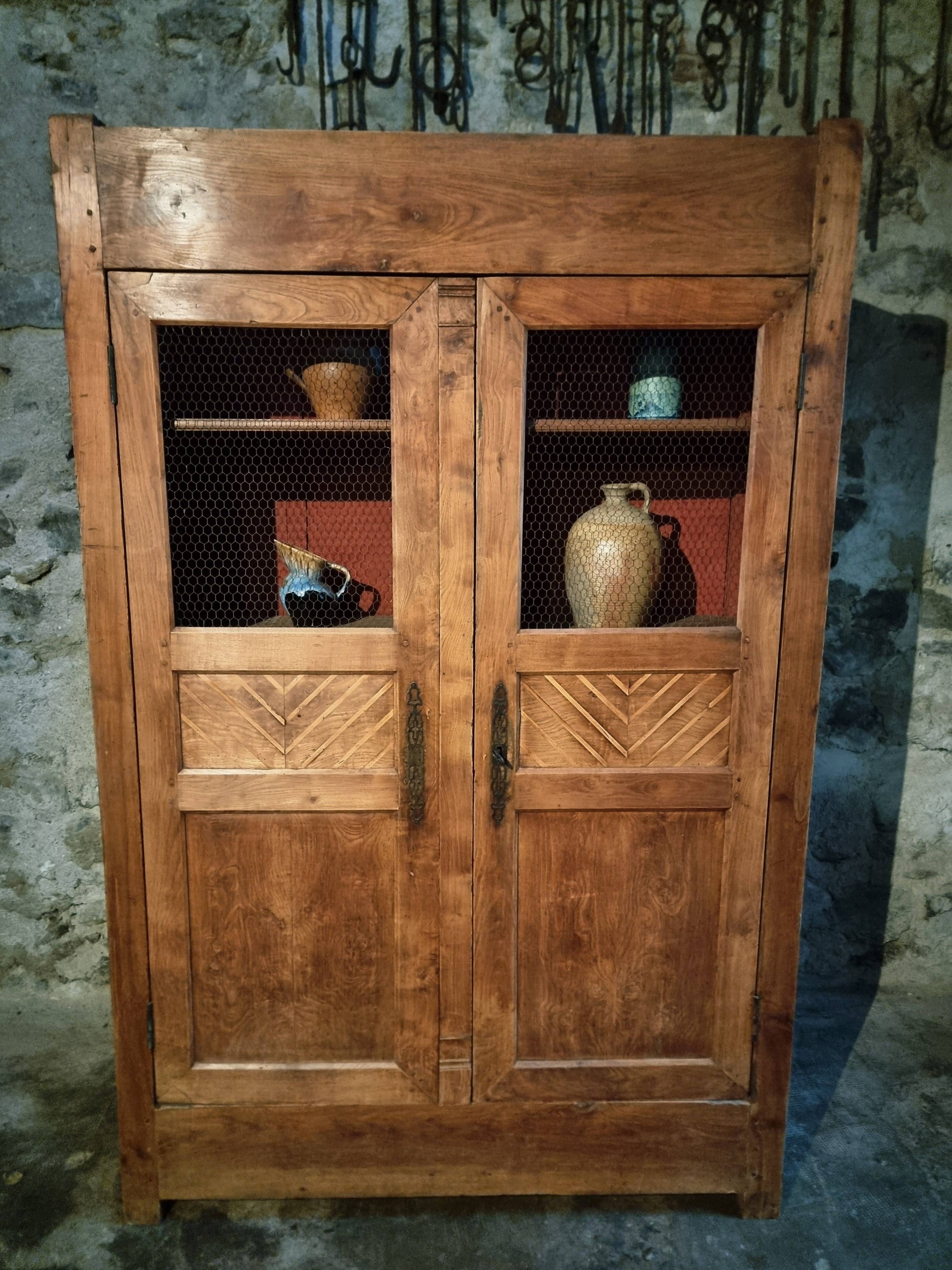 Armoire / placard français ancien – XIXe siècle