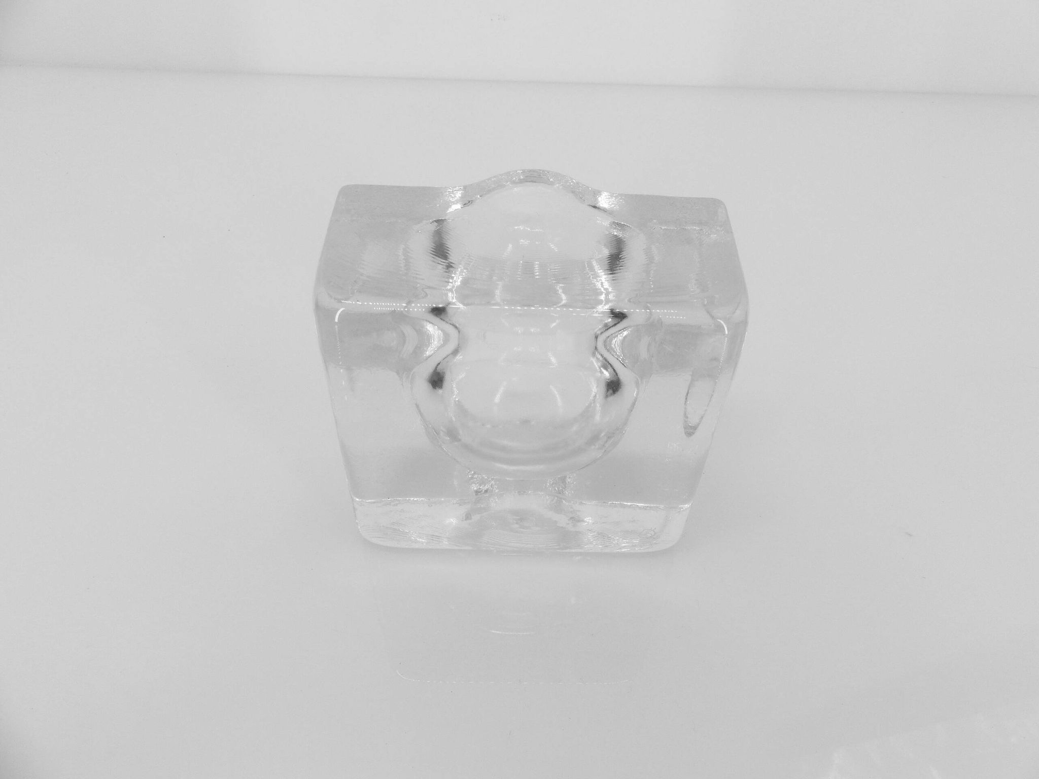 Sculptural ashtray in clear glass, Puzzle model, design Bertil Vallien, B