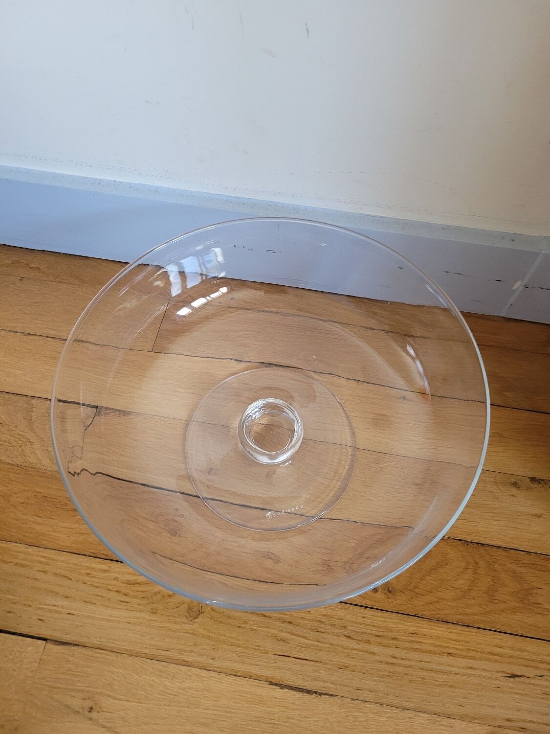 Free-standing fruit bowl