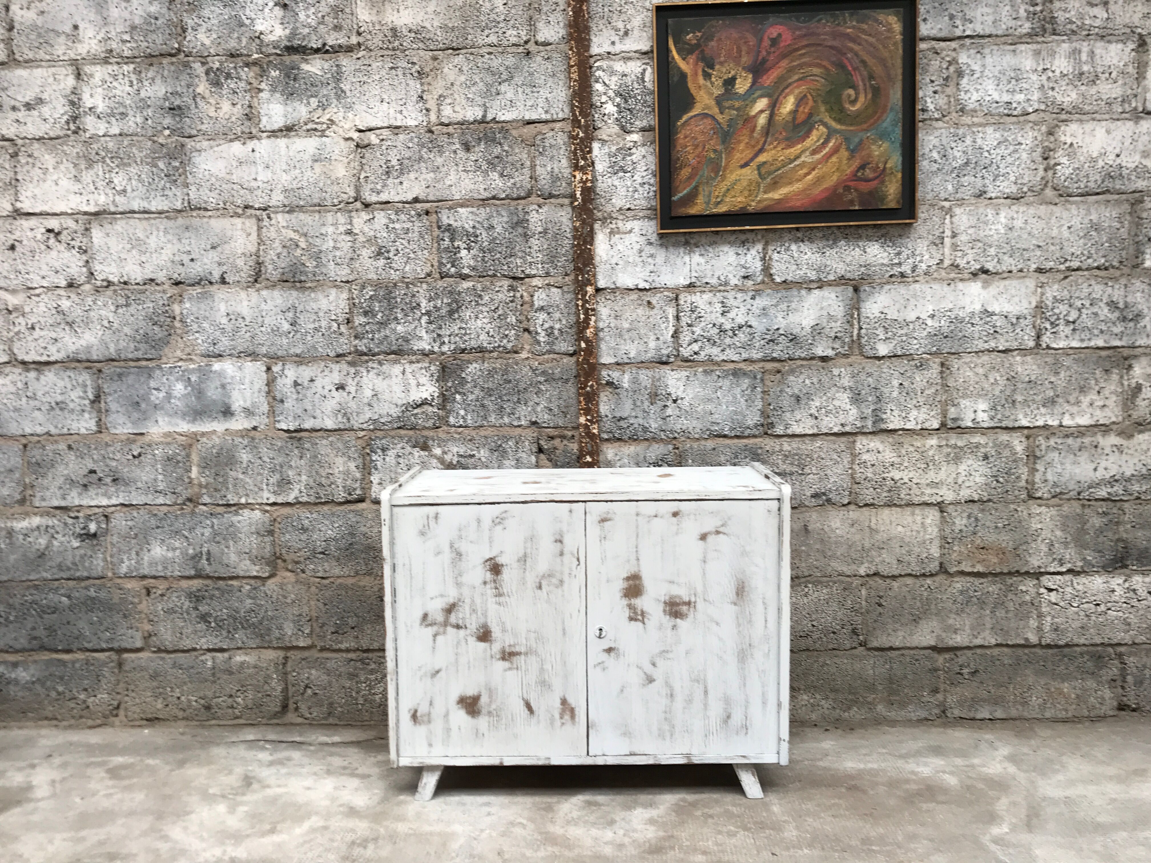 Buffet bahut vintage 1950 pieds compas patine blanche