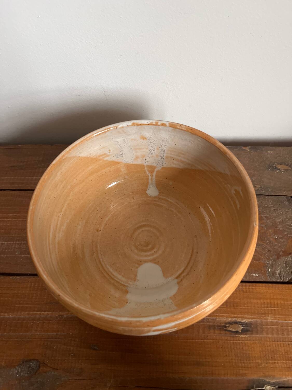 Stoneware salad bowl