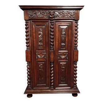 Renaissance style wardrobe in richly carved solid wood, 17th century