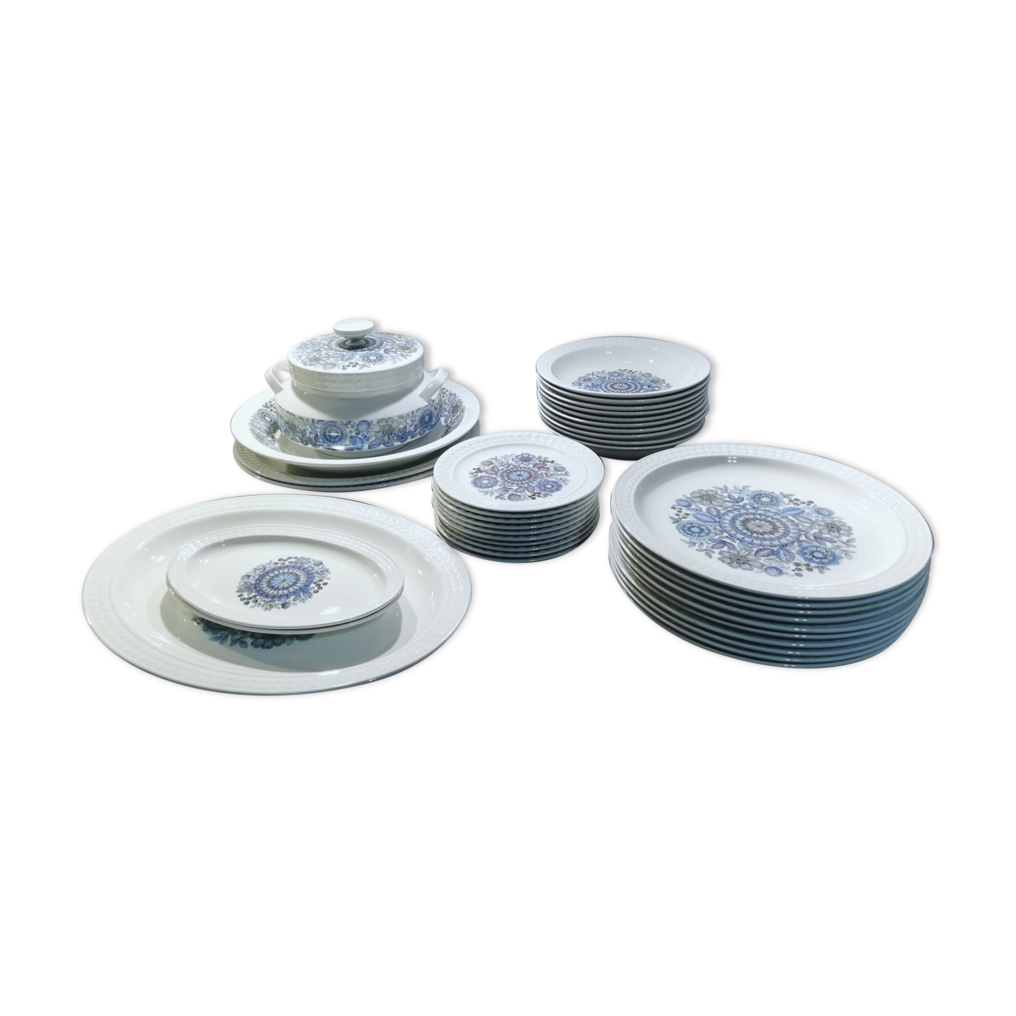 Table service 38 pieces in Spanish porcelain Pontesa