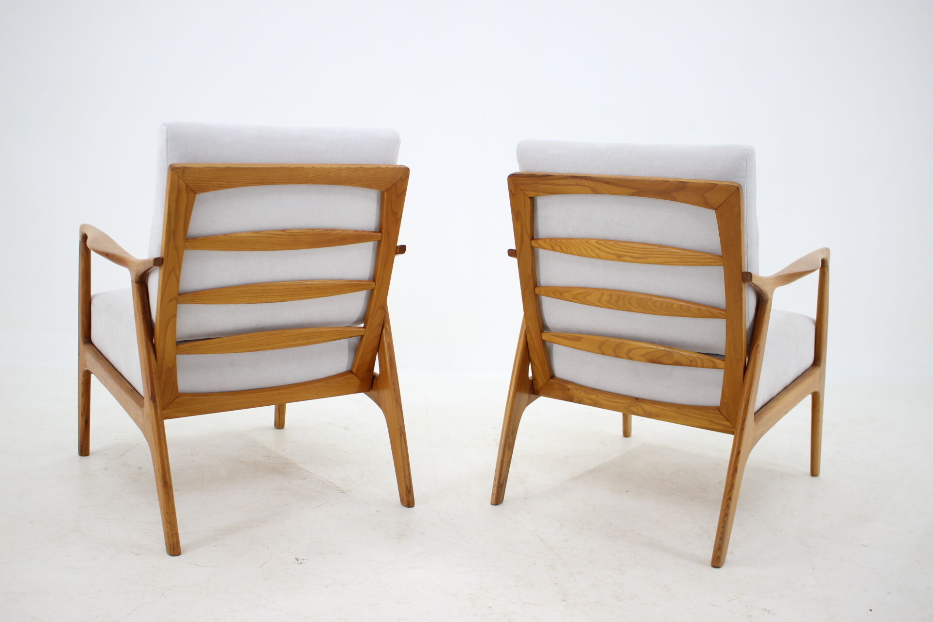 1960s Paire de fauteuils en hêtre par Drevotvar, Tchécoslovaquie