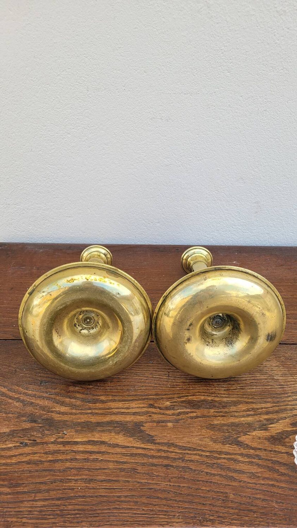 Paire de Bougeoirs Louis Philippe en laiton 1900s