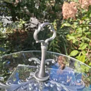 Very nice glass serving stand in very good condition.