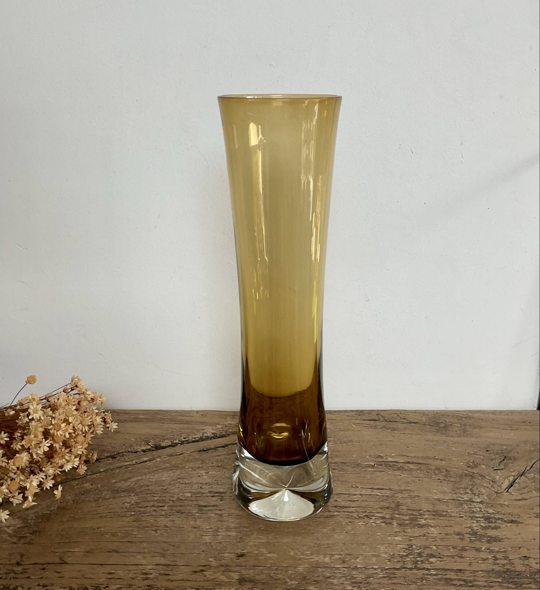 Vase verre soufflé ambre
