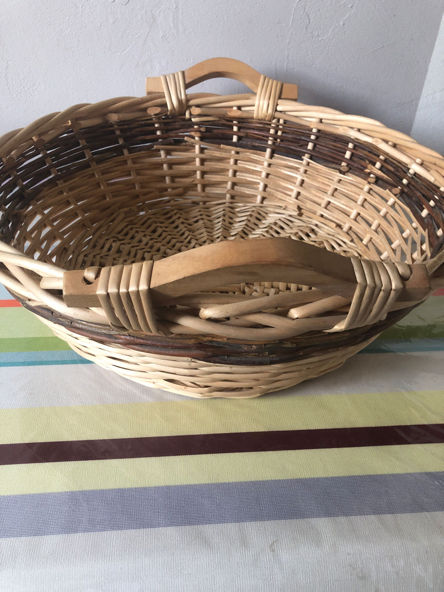 Corbeille en osier vintage