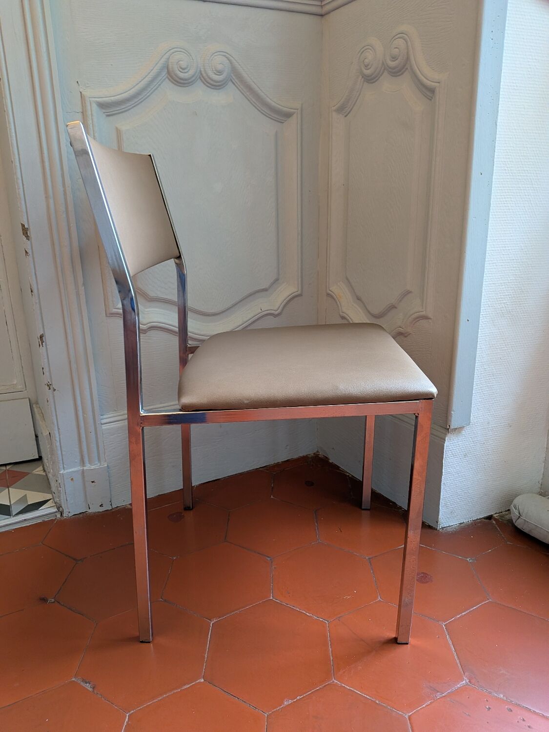 1970s chrome and faux leather chair