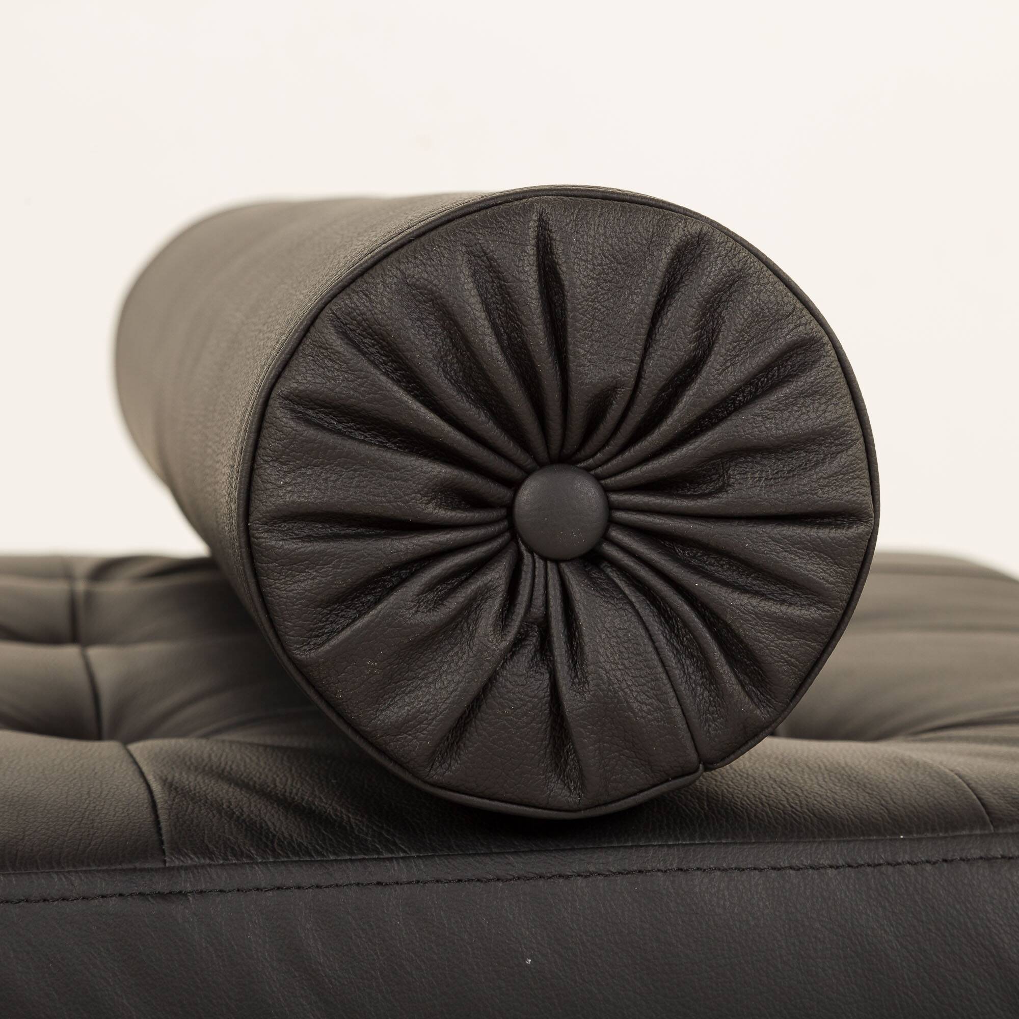 Danish teak daybed in black leather in Hans Wegner style, 1960s