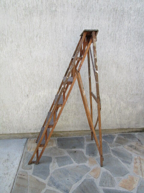 Former painter wooden stepladder