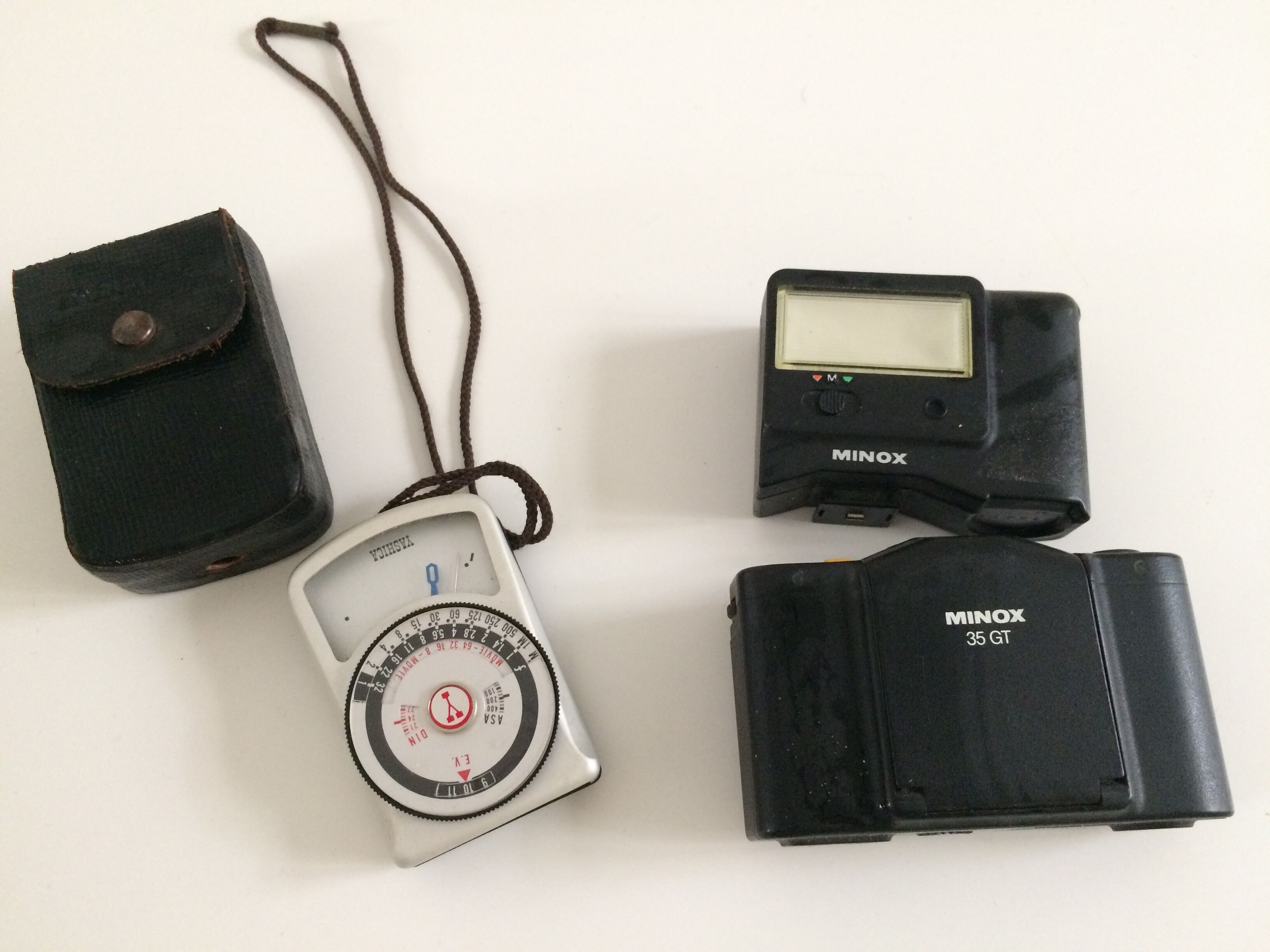 Appareil photo minox 35 gt + flash + cellule yashica yem-31 super