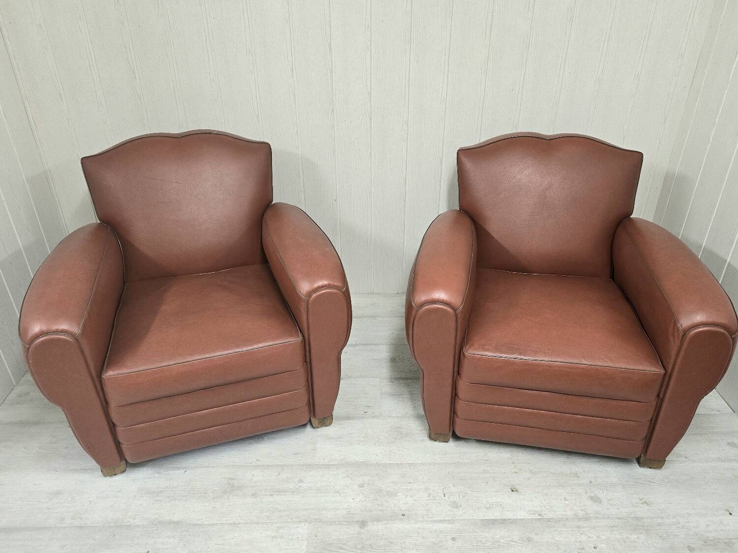 Ergy club chair