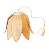 Suspension in cannage in the shape of a flower.