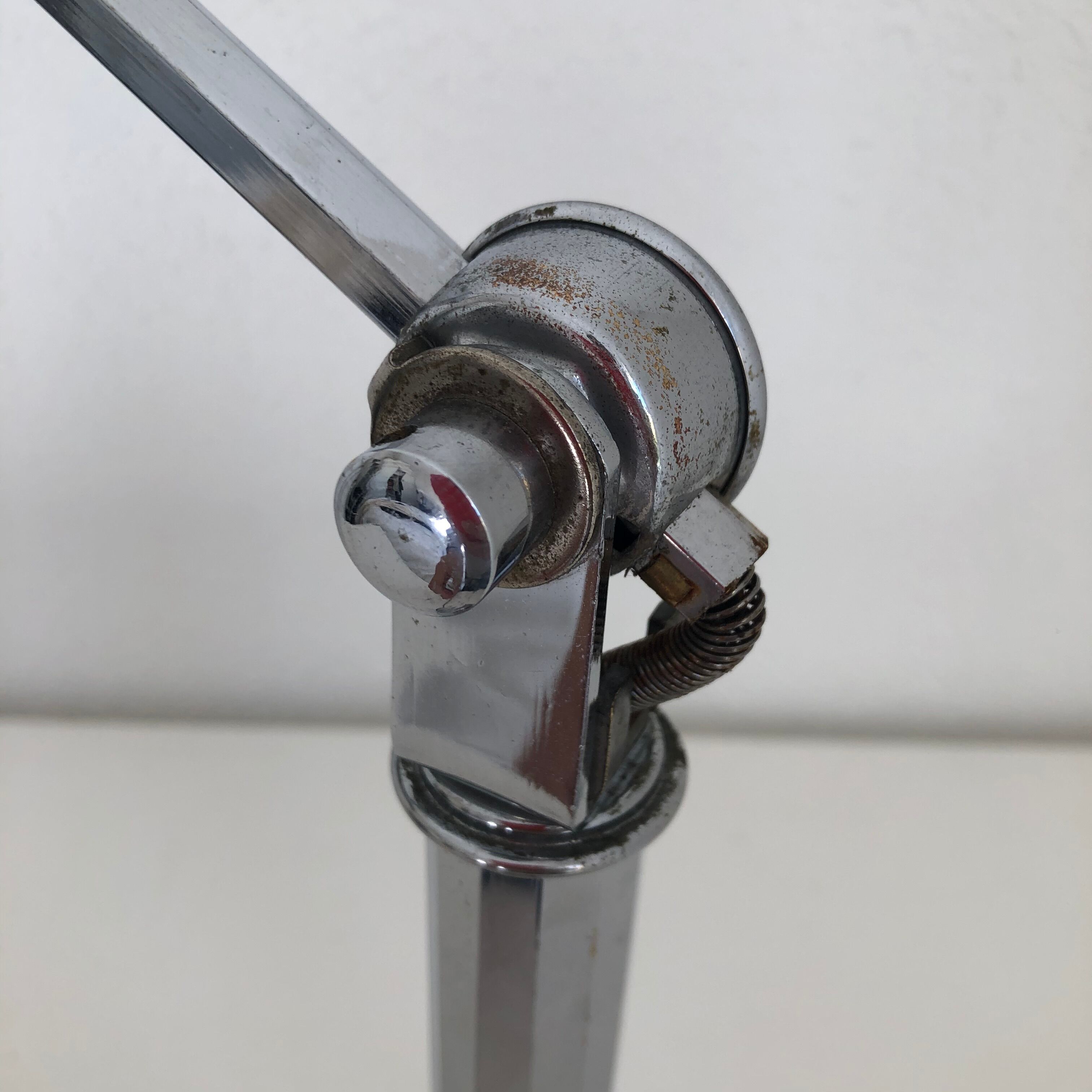 Vintage 1930 vintage chrome art deco lamp