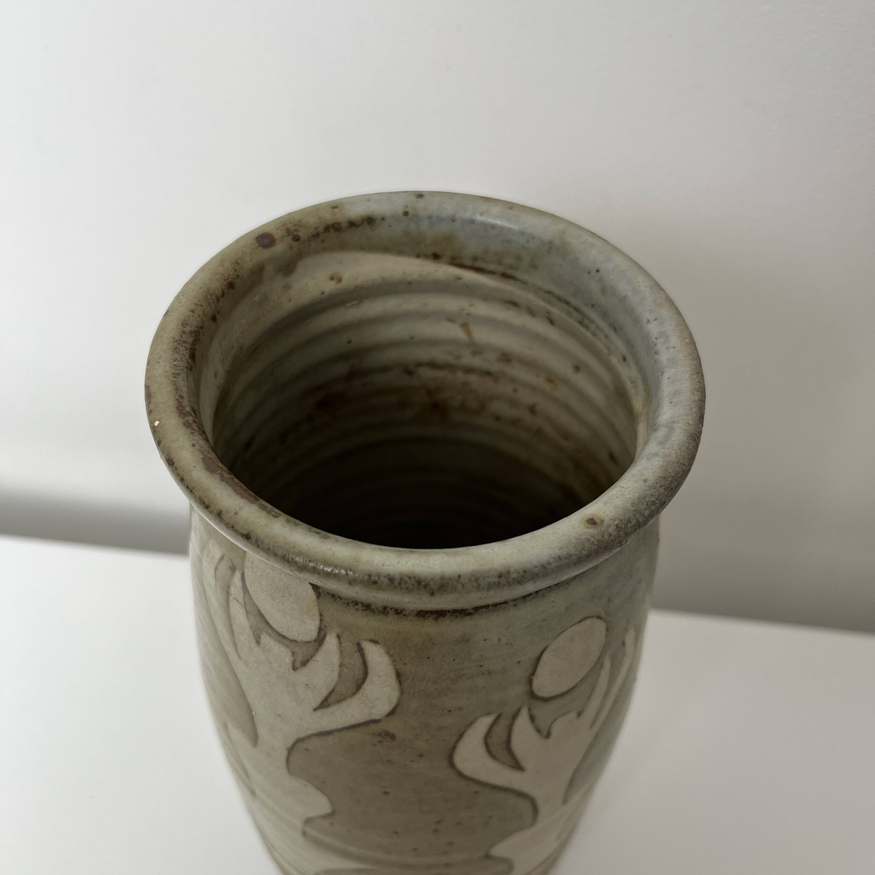 Signature stoneware ceramic vase to identify vintage abstract decor