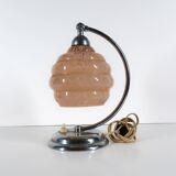 Lampe de chevet art deco Globe inclinable en opaline.