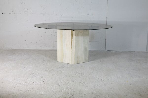 Table de séjour, piètement en pierre et plateau elliptique en verre fumé, Italie, 1970