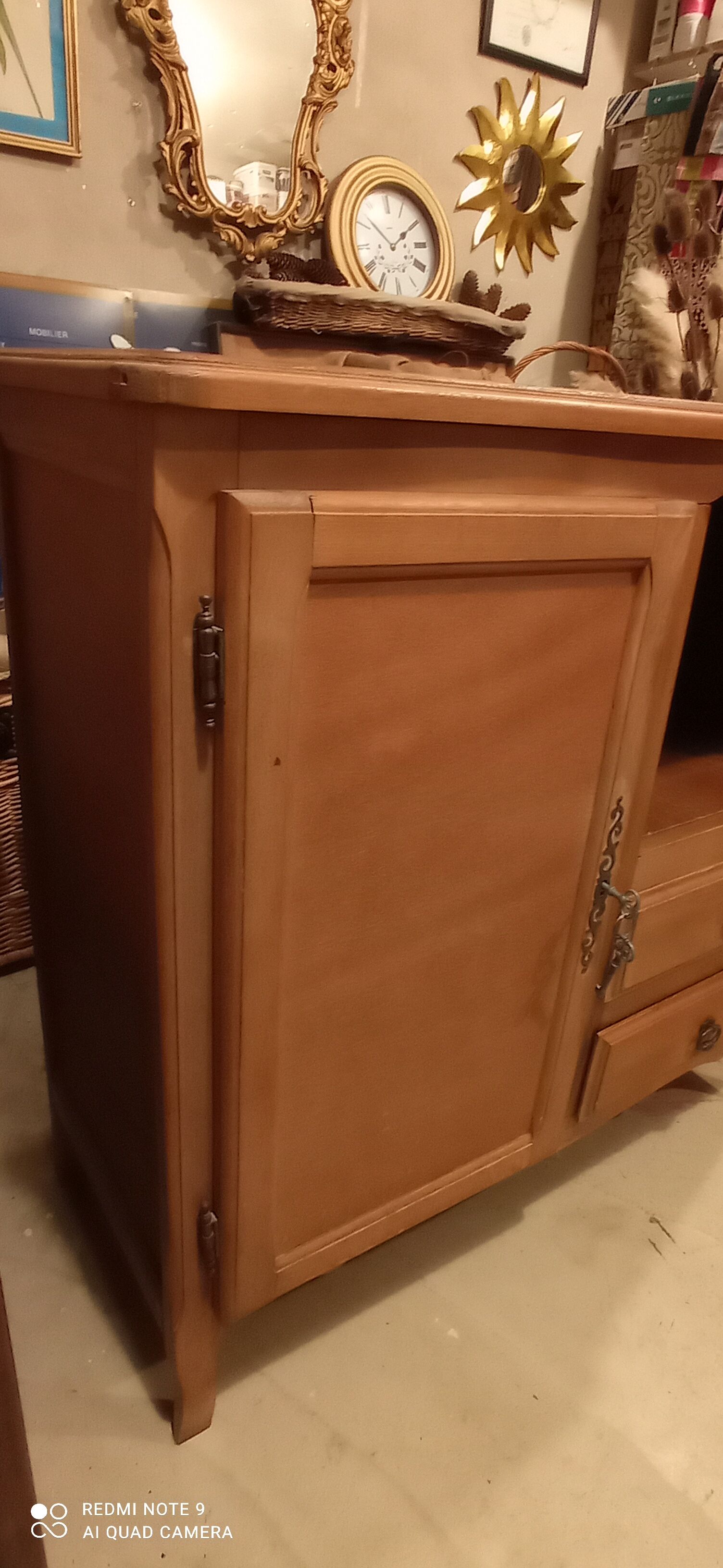 Chest of drawers or entrance furniture