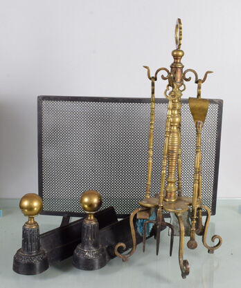 Accessories servant of chemine, chenet, by fire