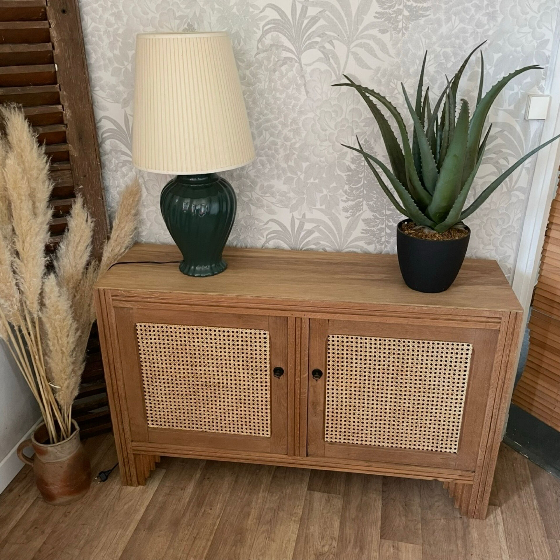 Buffet en chêne et cannage