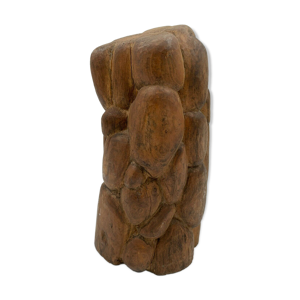 Sculpture en bois brutaliste