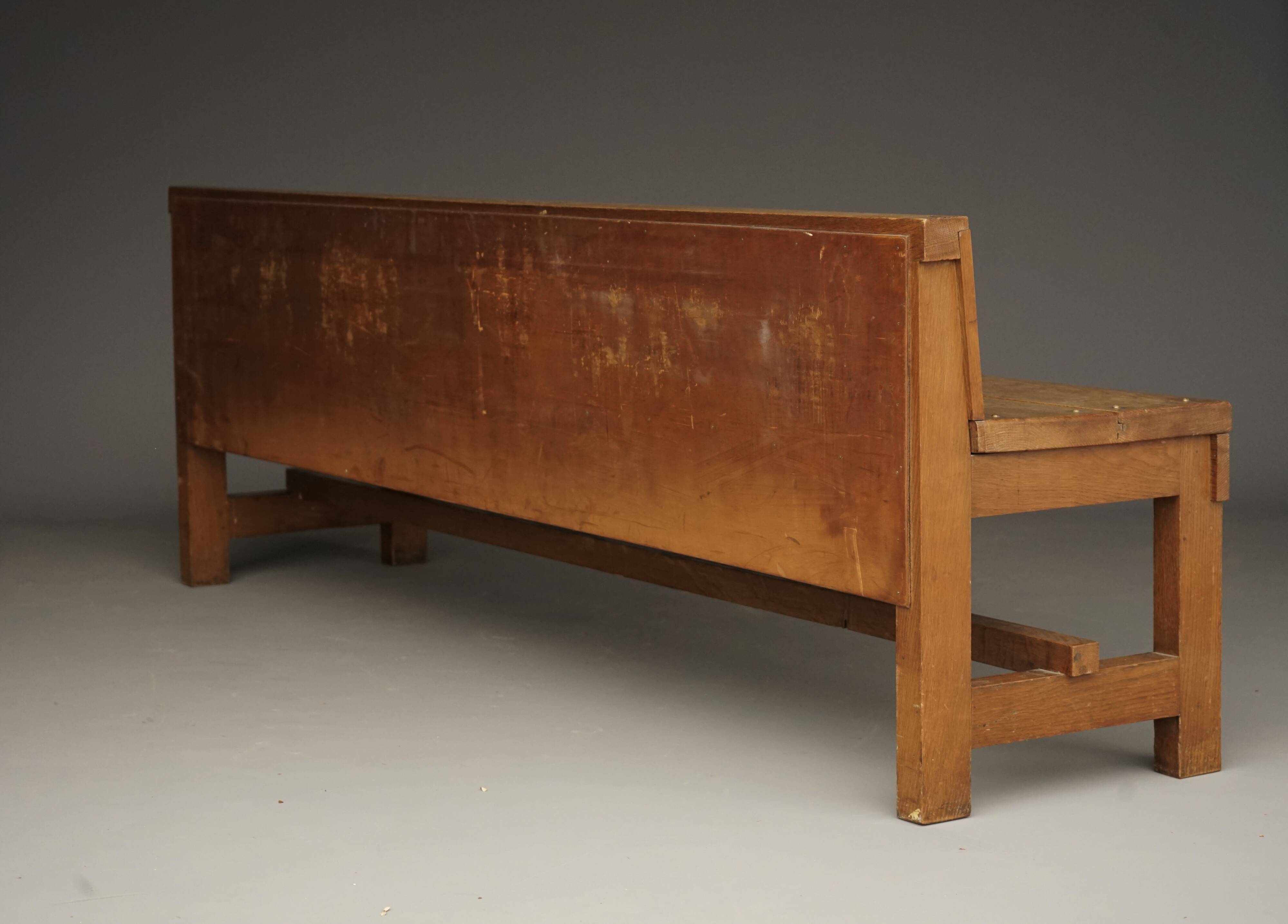 Dutch Traditionalist oak bench, Delft School. 1920s