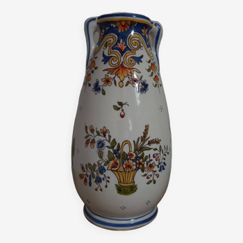 Old earthenware vase by Desvres Fourmaintraux Frères (1879-1887). Coat of arms of Bayeux.