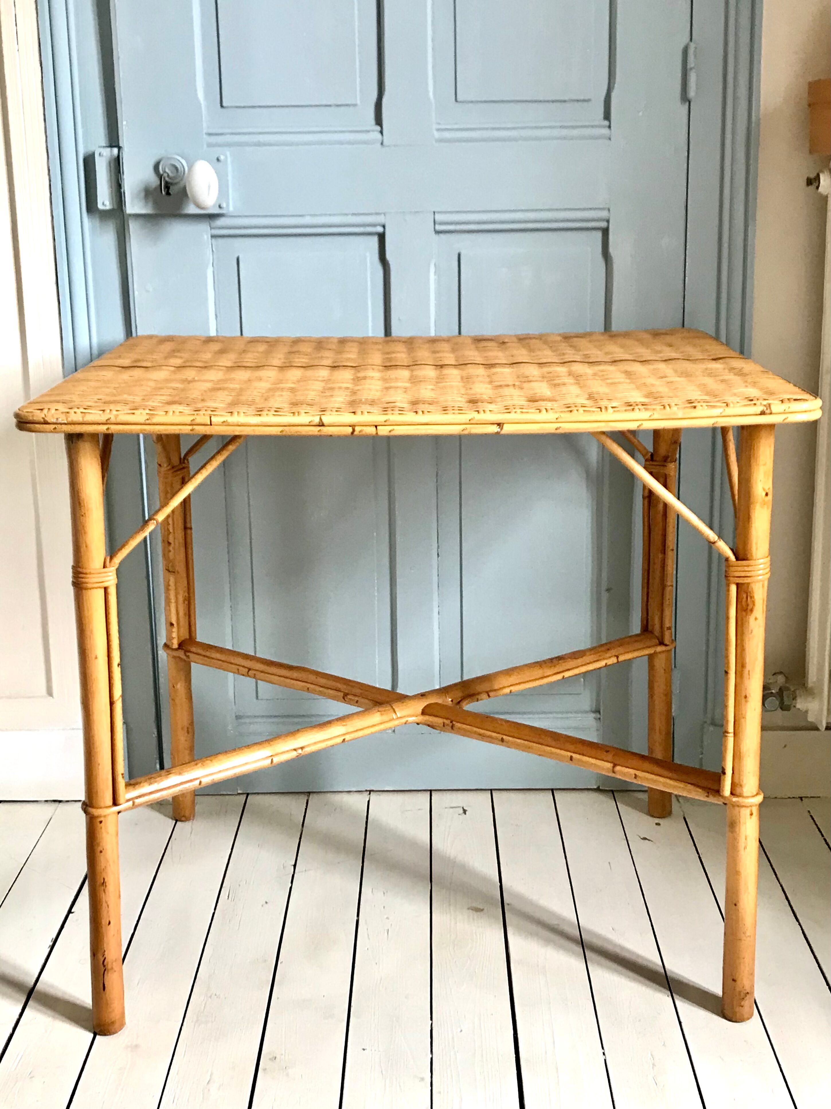 Rattan table