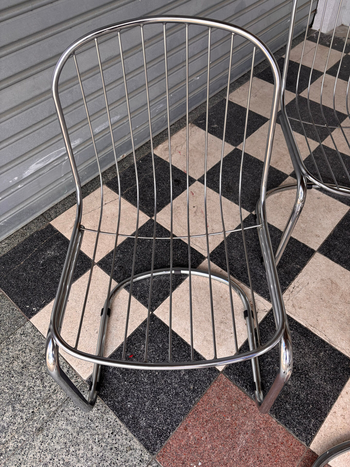 Chaises italiennes seventies