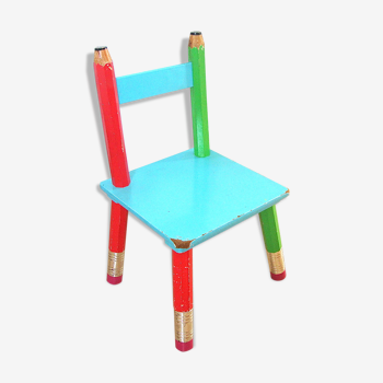 Chaise d’enfant colorée