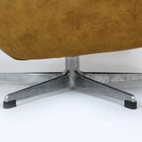 Fauteuil lounge pivotant restauré de Up Zavody, Tchéquie, 1970
