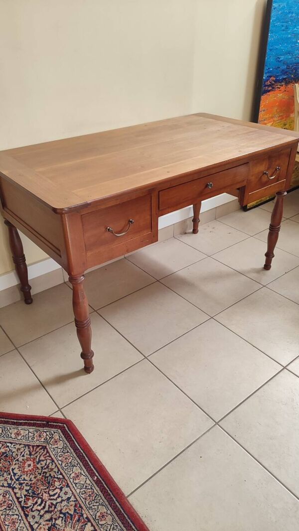 Bureau en merisier massif