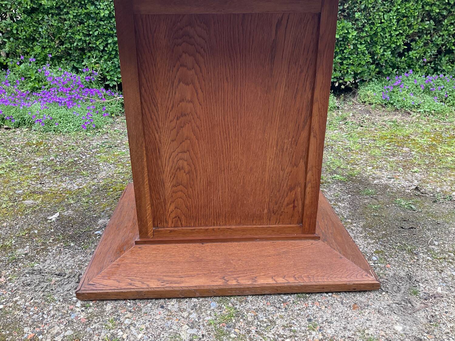 Art Deco dining table in wood and red Formica