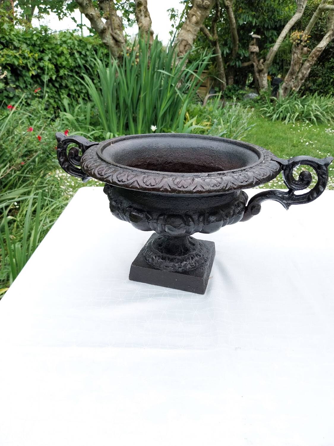 Cast iron vases “Chambord” model